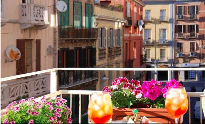 Centro Storico Via Sassari Accommodation กาญารี ภายนอก รูปภาพ